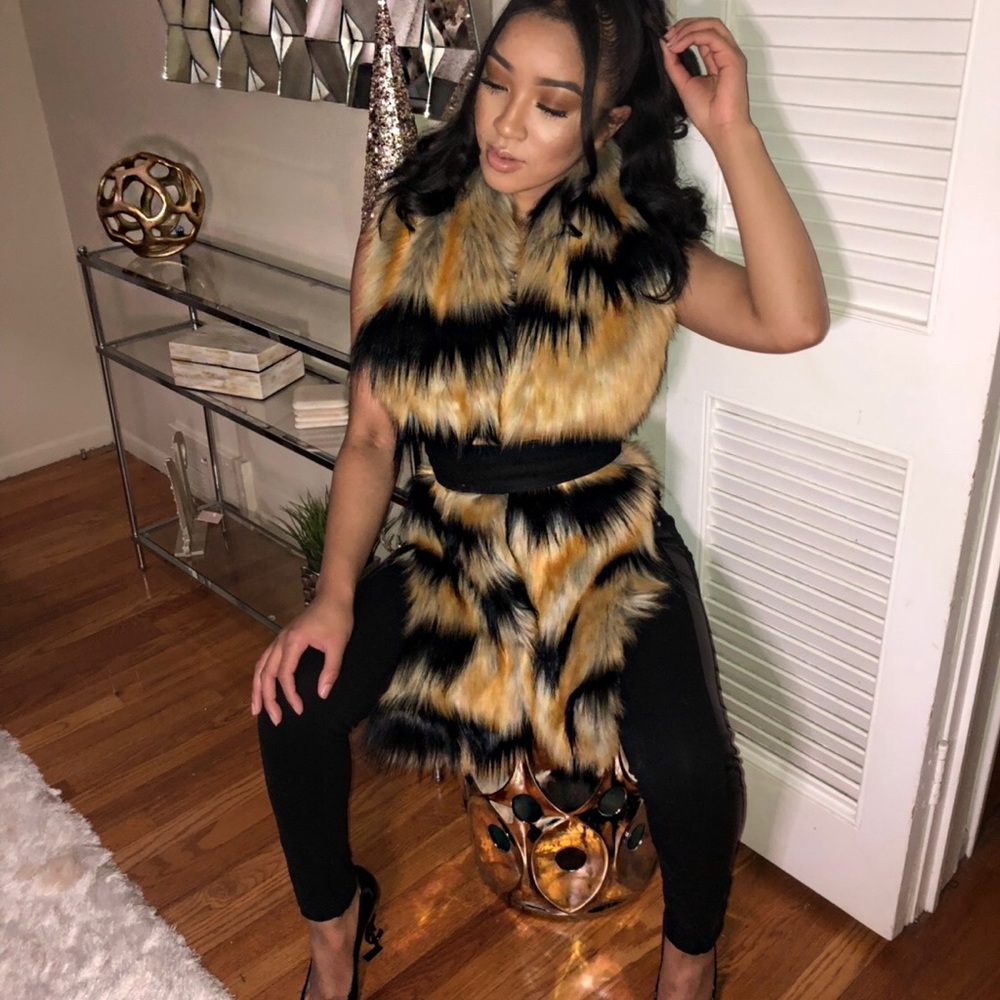 Tiger Stripe Pull Through Wrap